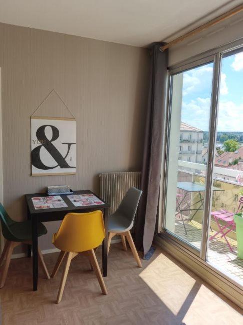 Les Cocons De Stephanie Vue Sur Lac D'Allier Vichy Exterior photo